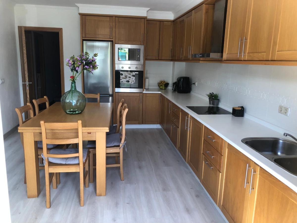 Vivienda Amplia Y Luminosa A Escasos Metros De La Playa De Cangas. Bagian luar foto