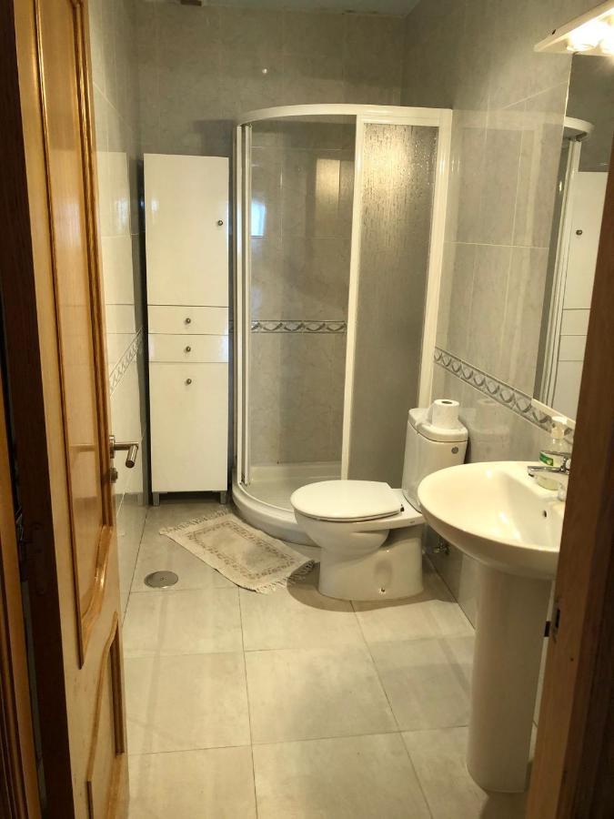 Vivienda Amplia Y Luminosa A Escasos Metros De La Playa De Cangas. Bagian luar foto