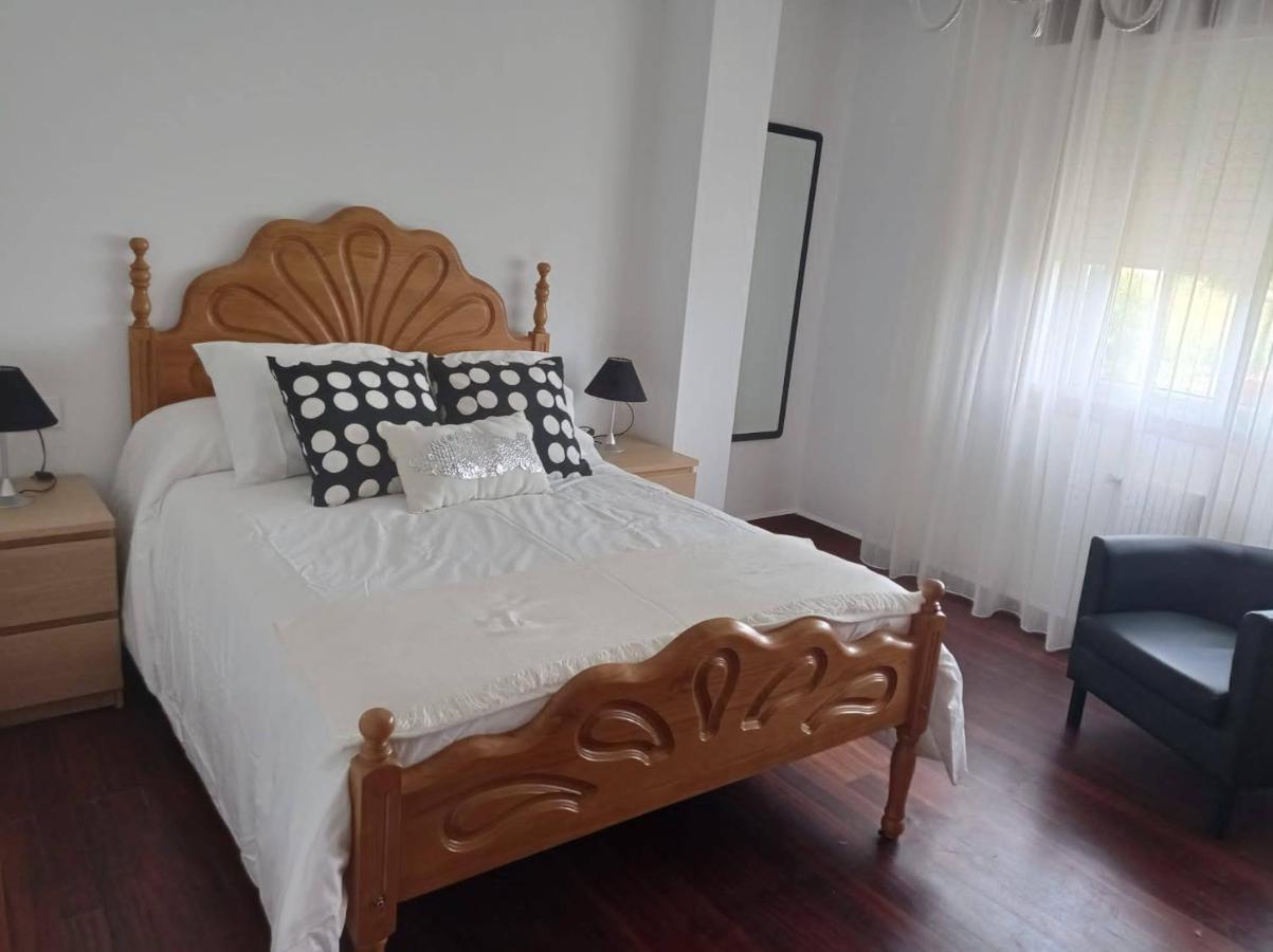 Vivienda Amplia Y Luminosa A Escasos Metros De La Playa De Cangas. Bagian luar foto