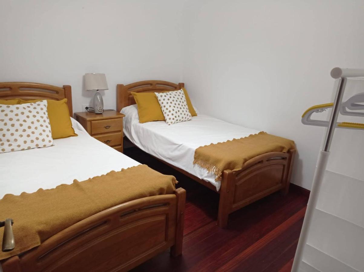 Vivienda Amplia Y Luminosa A Escasos Metros De La Playa De Cangas. Bagian luar foto